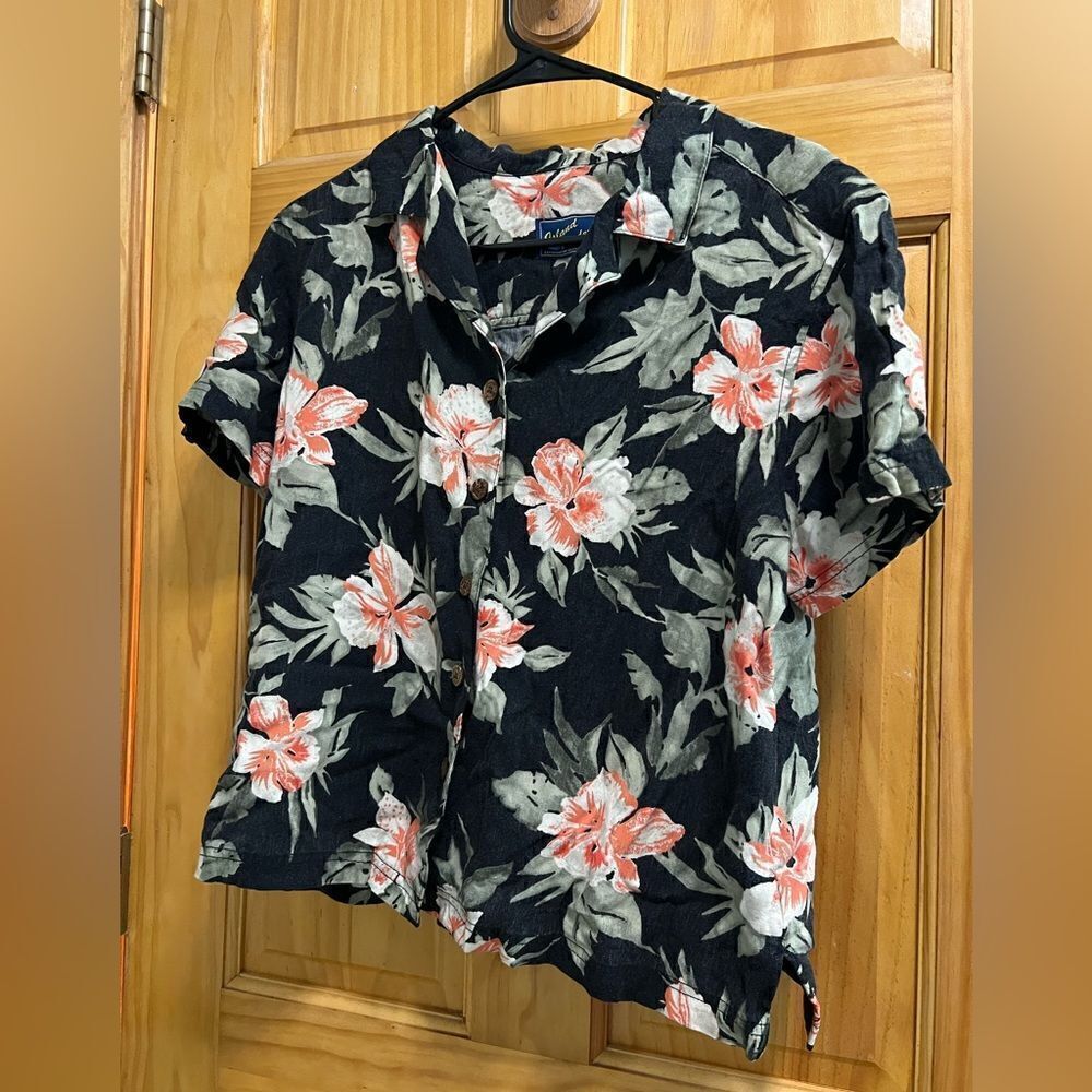 Island Traders size L floral print button down shirt